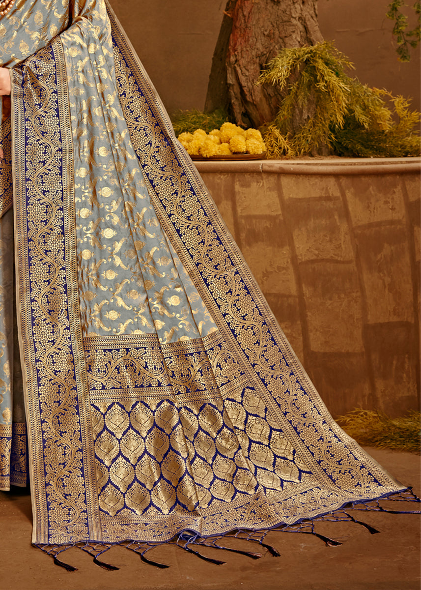 Ivory White Dual Zari Banarasi Linen Silk Saree For Woman With Intricate Midas Gold And Silver Zari Weaving top