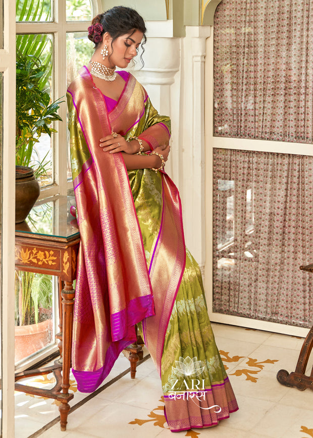 Prakriti: Kanjivaram Saree Featuring Zari Leheriya Pattern in Shades of Green and Pink (7659220664513) (7704951423169)