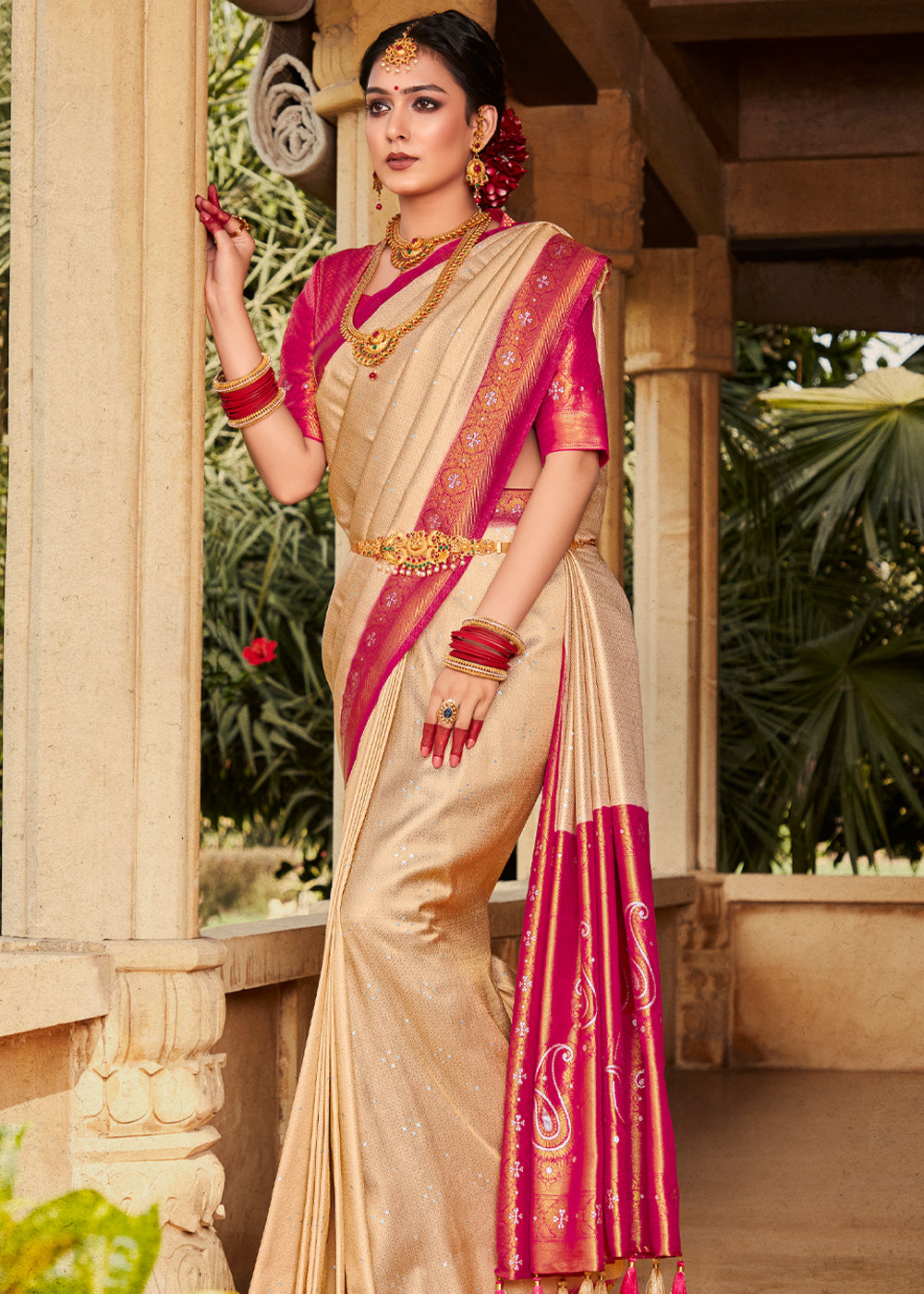 Buy Women's Present Banarasi Soft Lichi Silk Saree Beautiful Jacquard Rich  Pallu Design Work Zari Woven Kanjivaram Silk Style Saree With Soft Lichi Silk  Blouse Piece (Saptapadi silk-pink) at Amazon.in