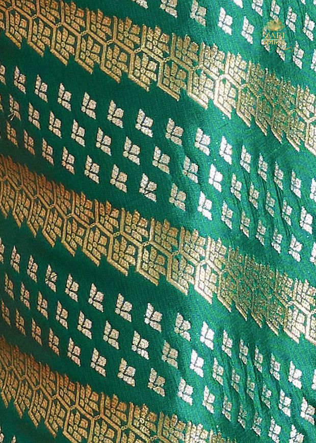 Devica (Pre-Order): Kanjivaram Saree with Diamond Twill in the Shades of Green and Pink (6894286241985)